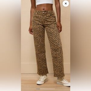 American Eagle stovepipe ankle leopard print